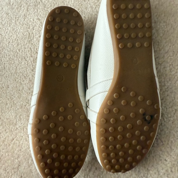 Elegant White Loafers - Picture 4 of 4